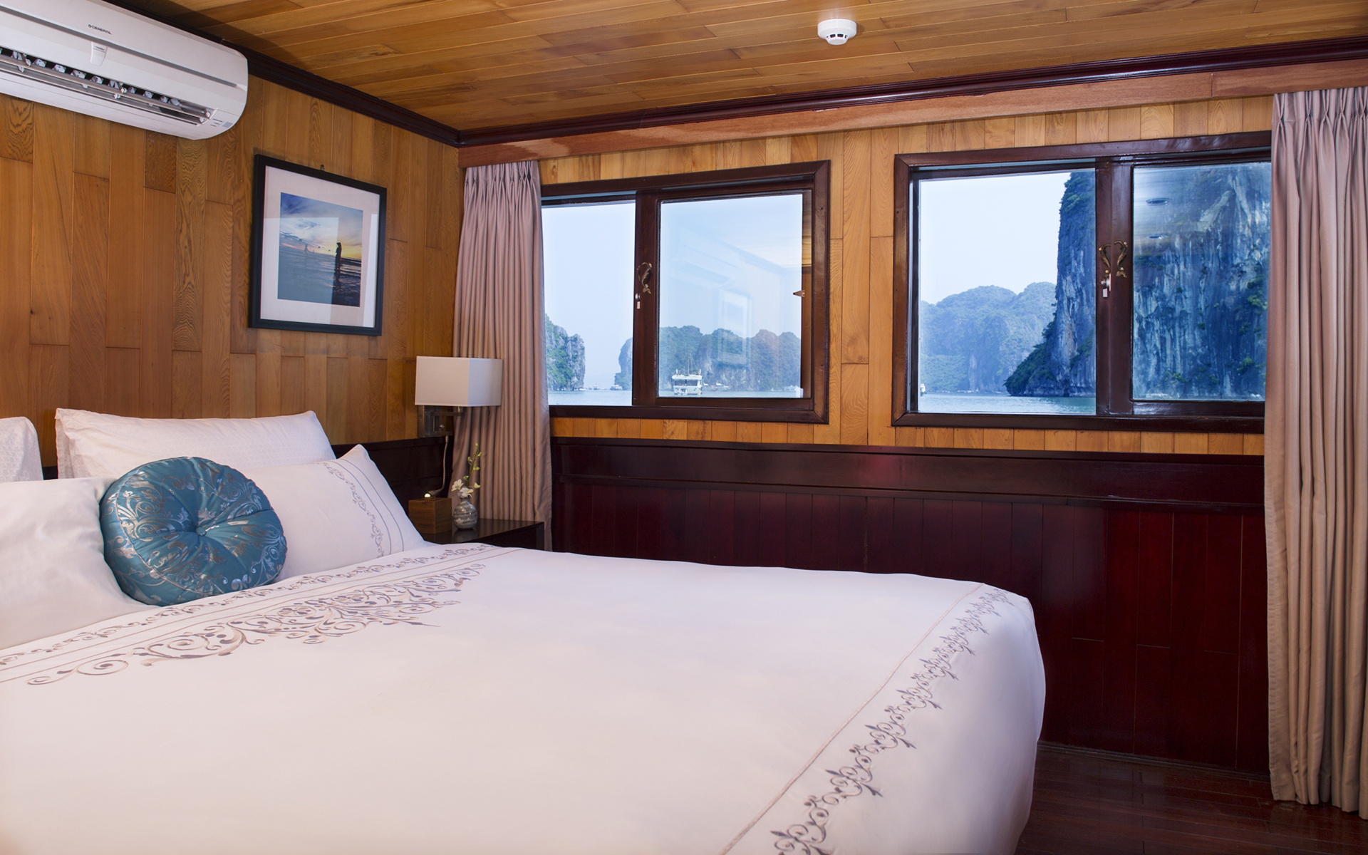 Double Luxury Window 1 