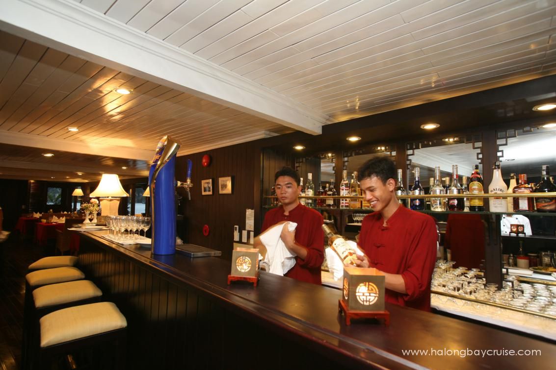 Halong-Bay-Bhaya-Bar-2