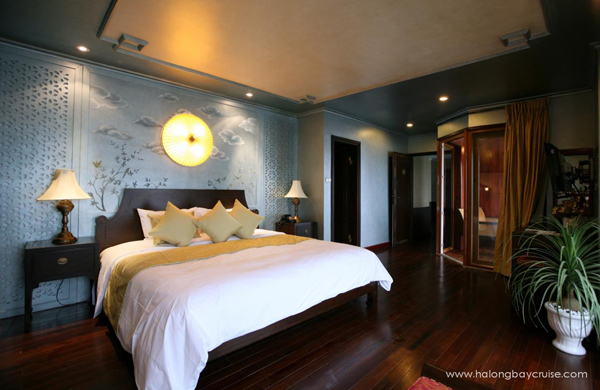 Halong-Violet-Moon-Suite
