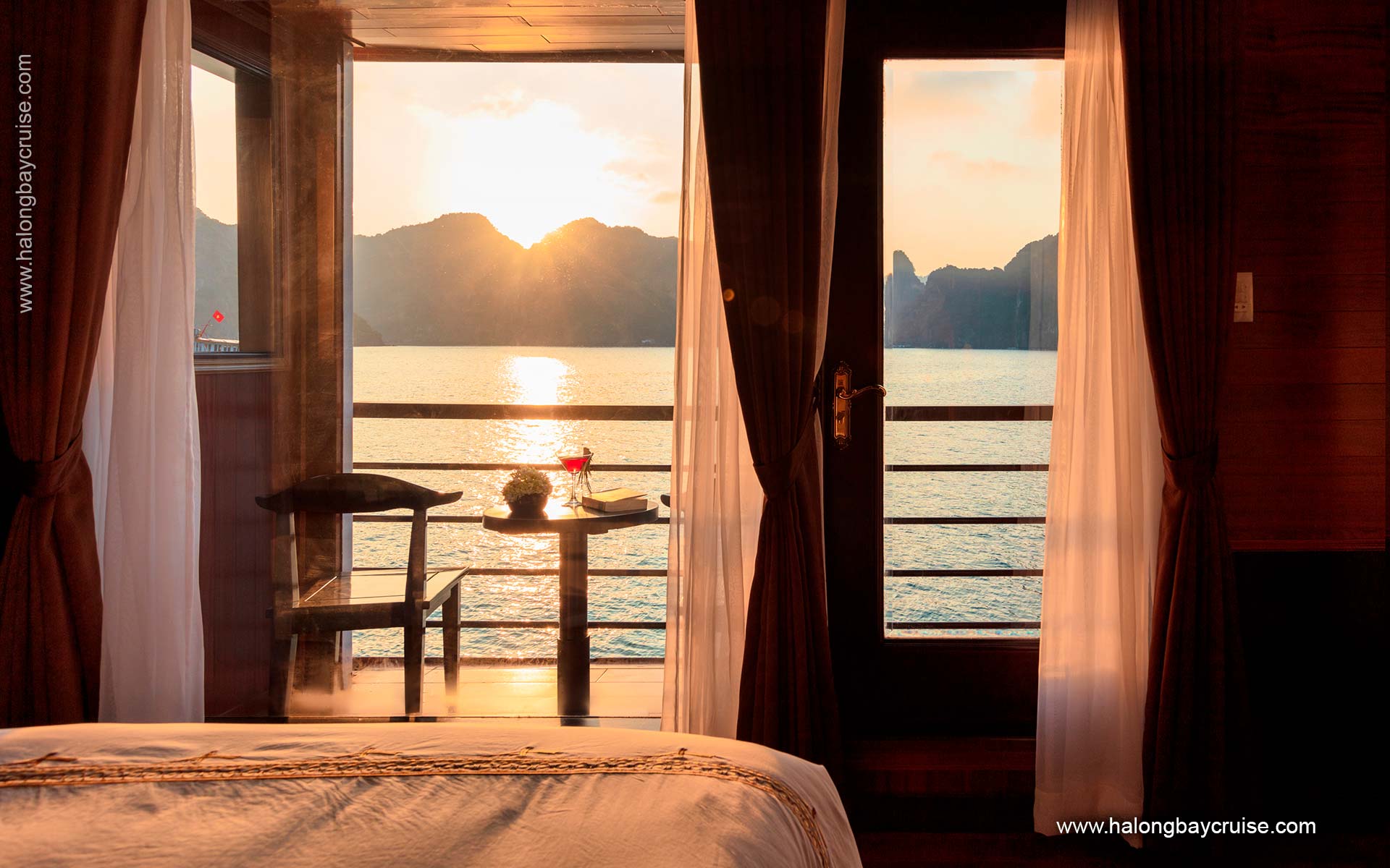 VSpirit-Premier-Cruise Deluxe Suite Balcony