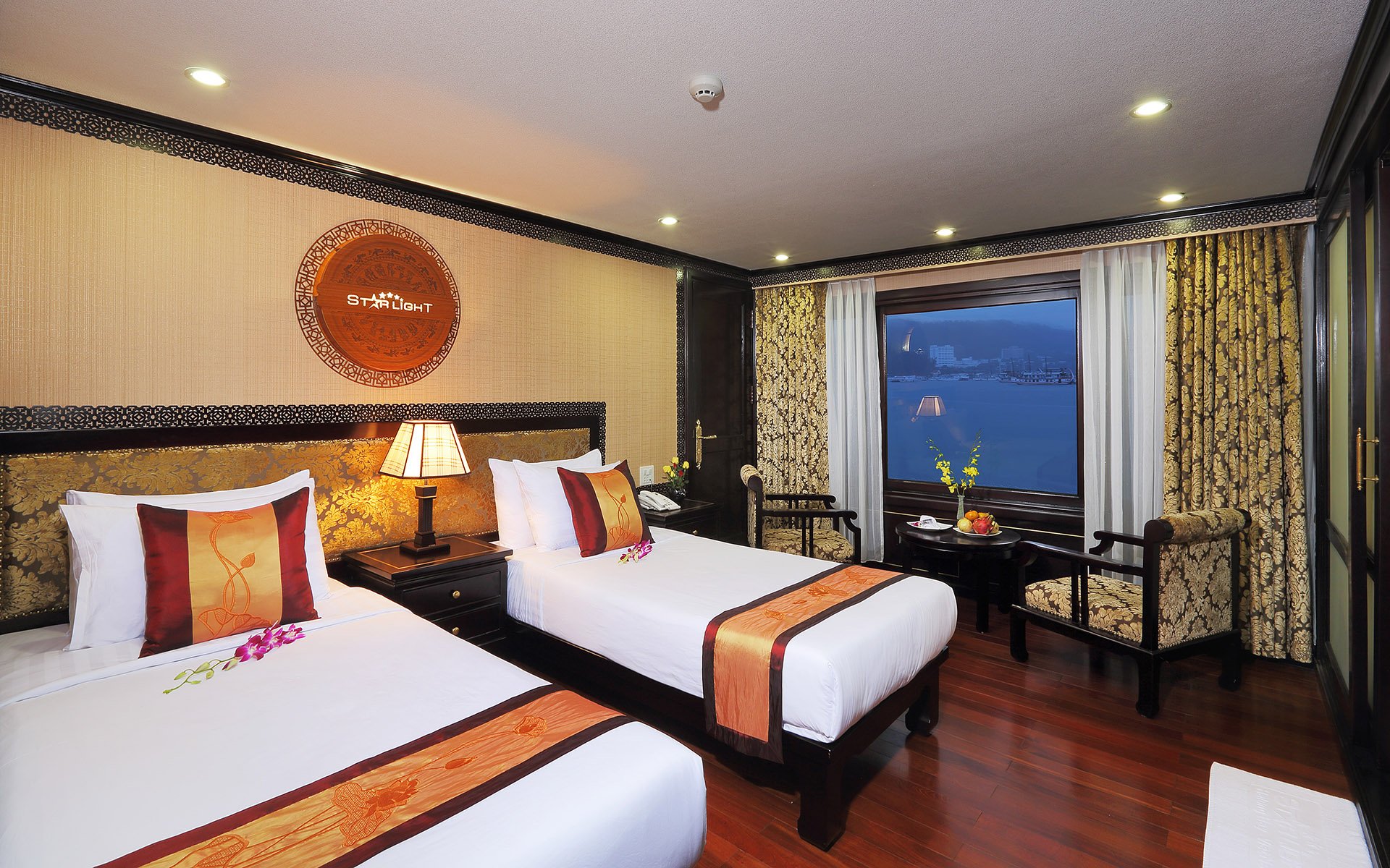 Deluxe cabin
