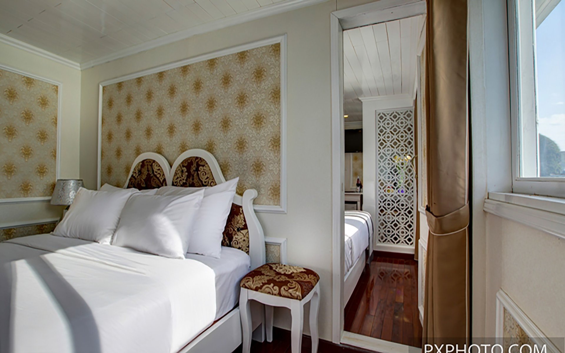 Junior Suite Connecting