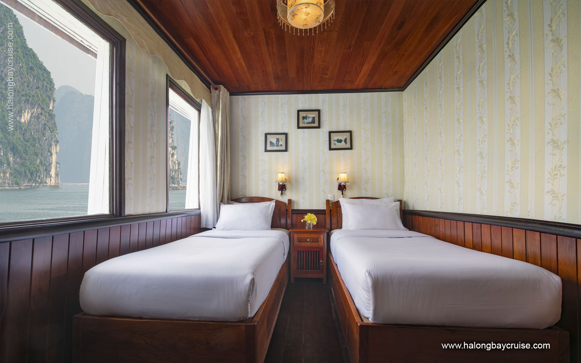 Twin Deluxe cabin