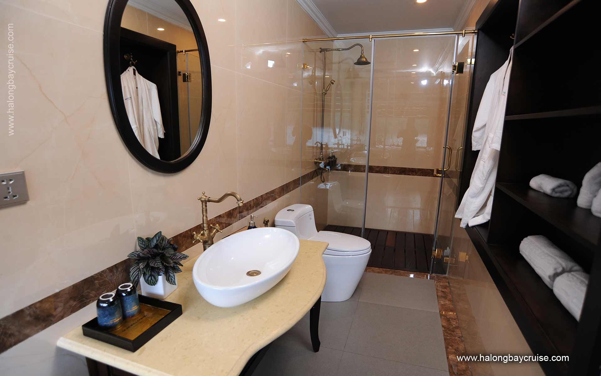 Legend Suite Bathroom