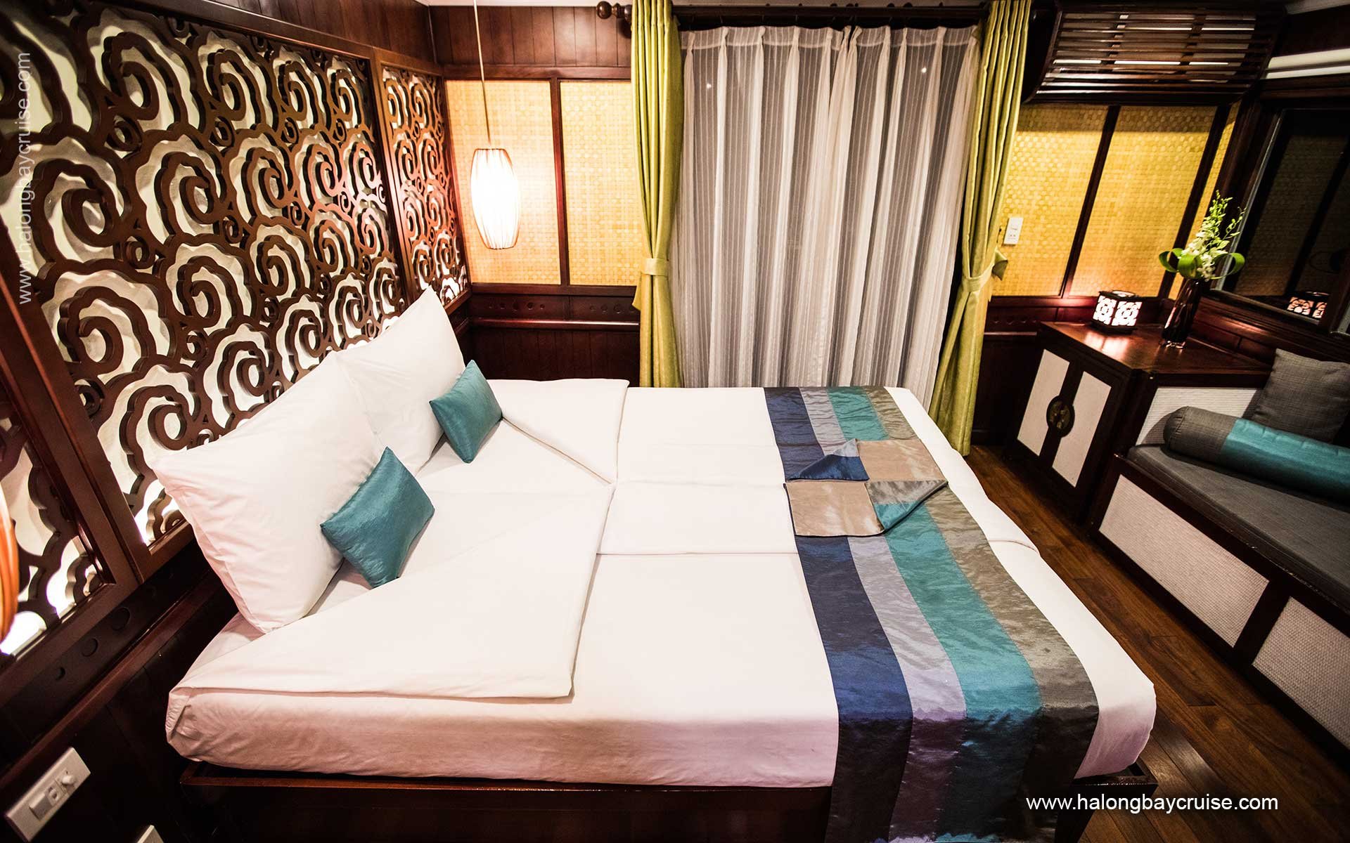 Bhaya Cruises Halong Bay: Authentic 4-Star Wooden Junk Experiences