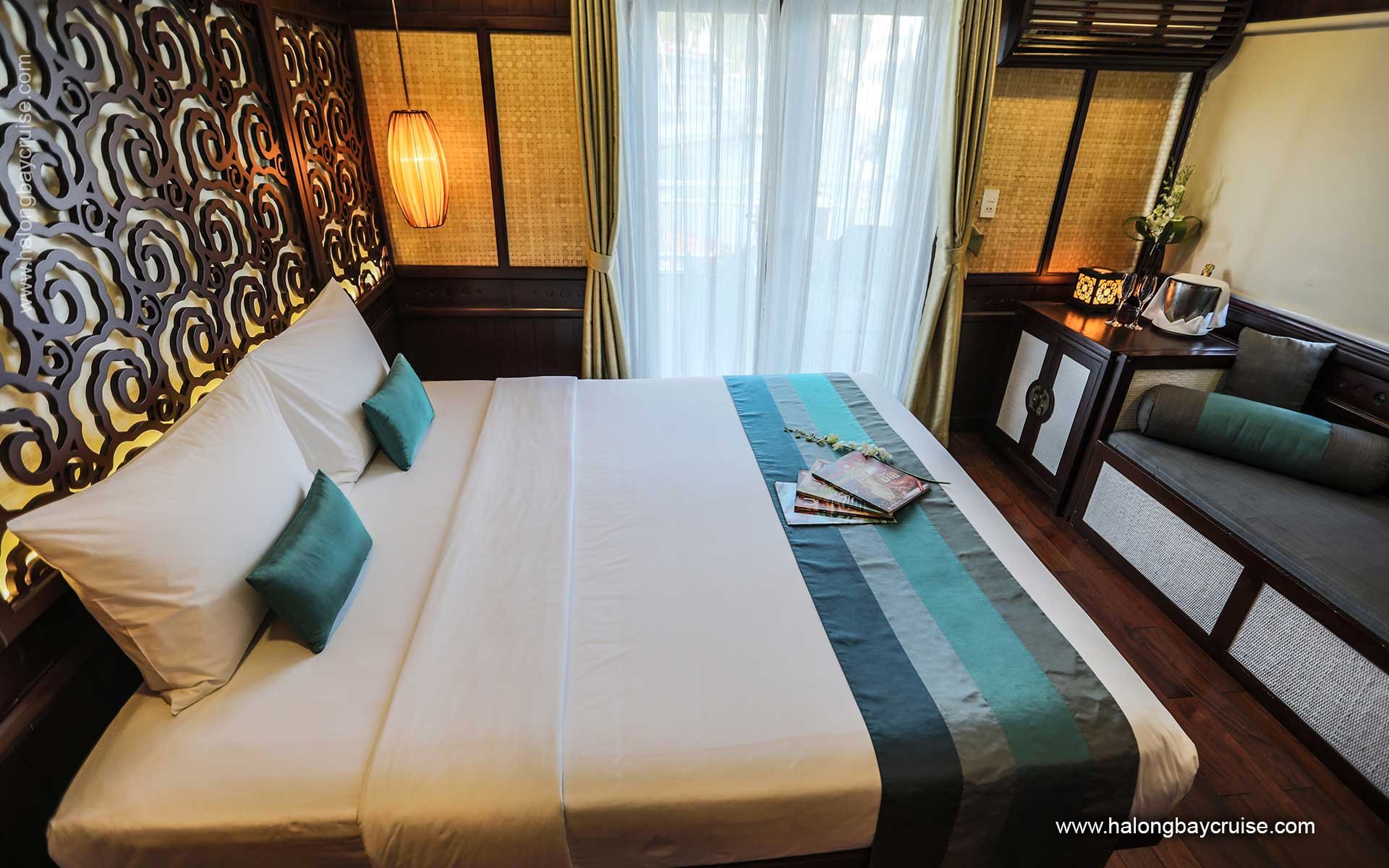 Bhaya Cruises Halong Bay: Authentic 4-Star Wooden Junk Experiences
