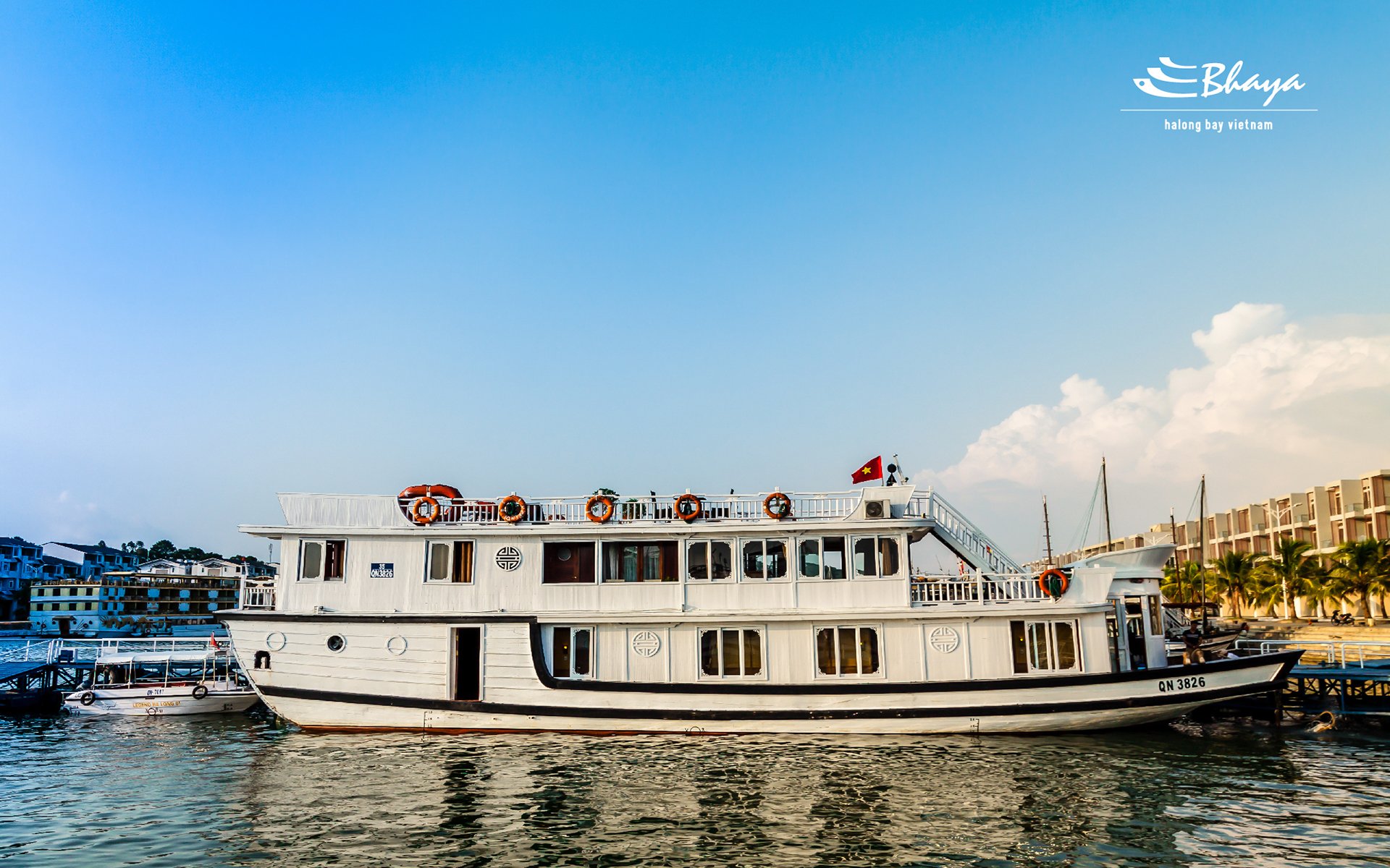 Bhaya Cruises Halong Bay: Authentic 4-Star Wooden Junk Experiences