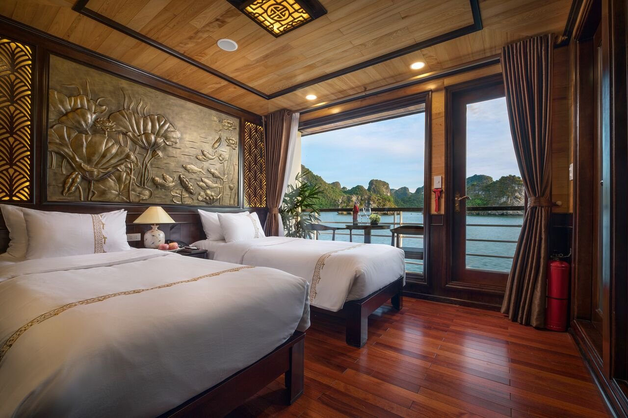 Perla Dawn Sails Cruise