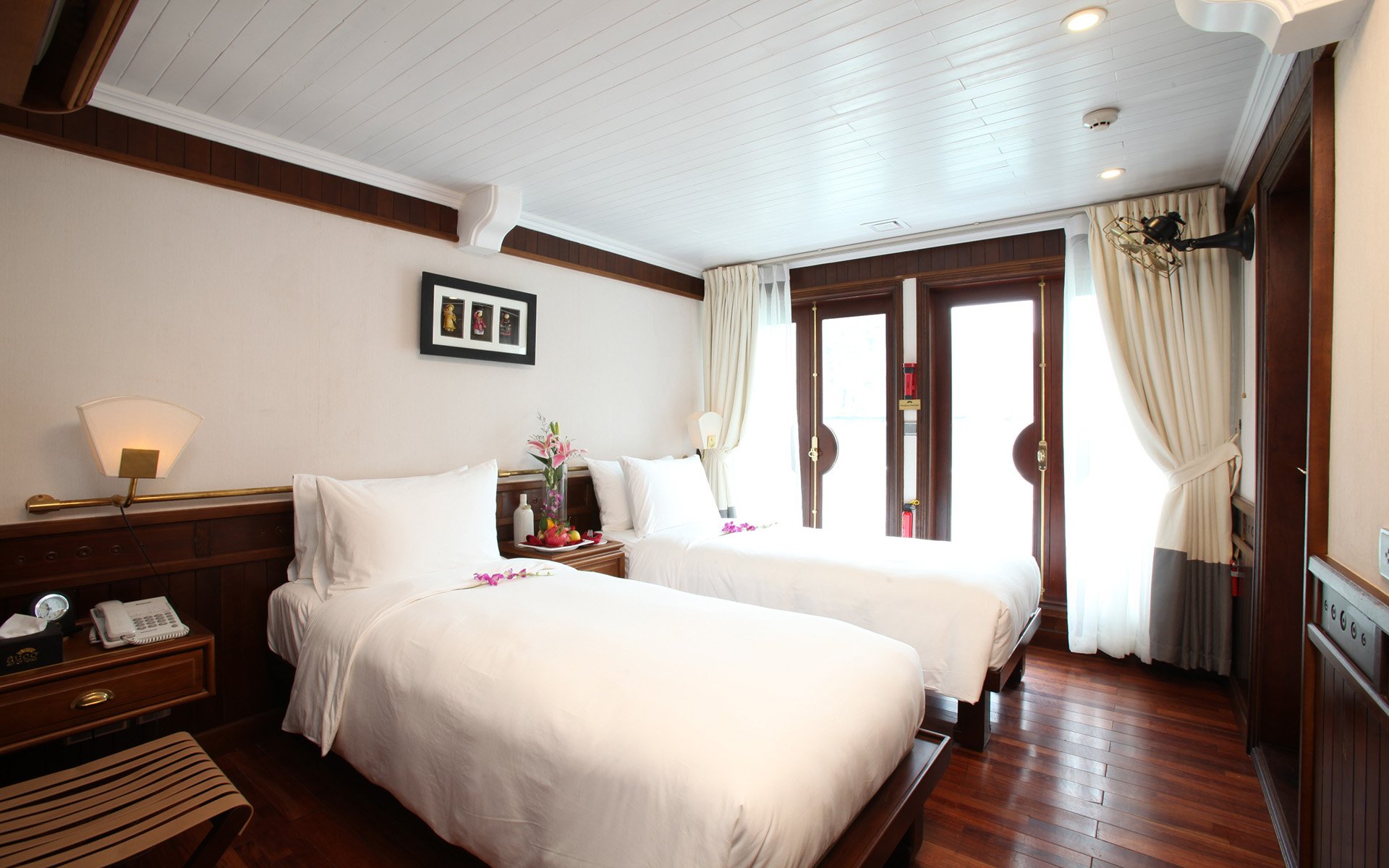 The Au Co