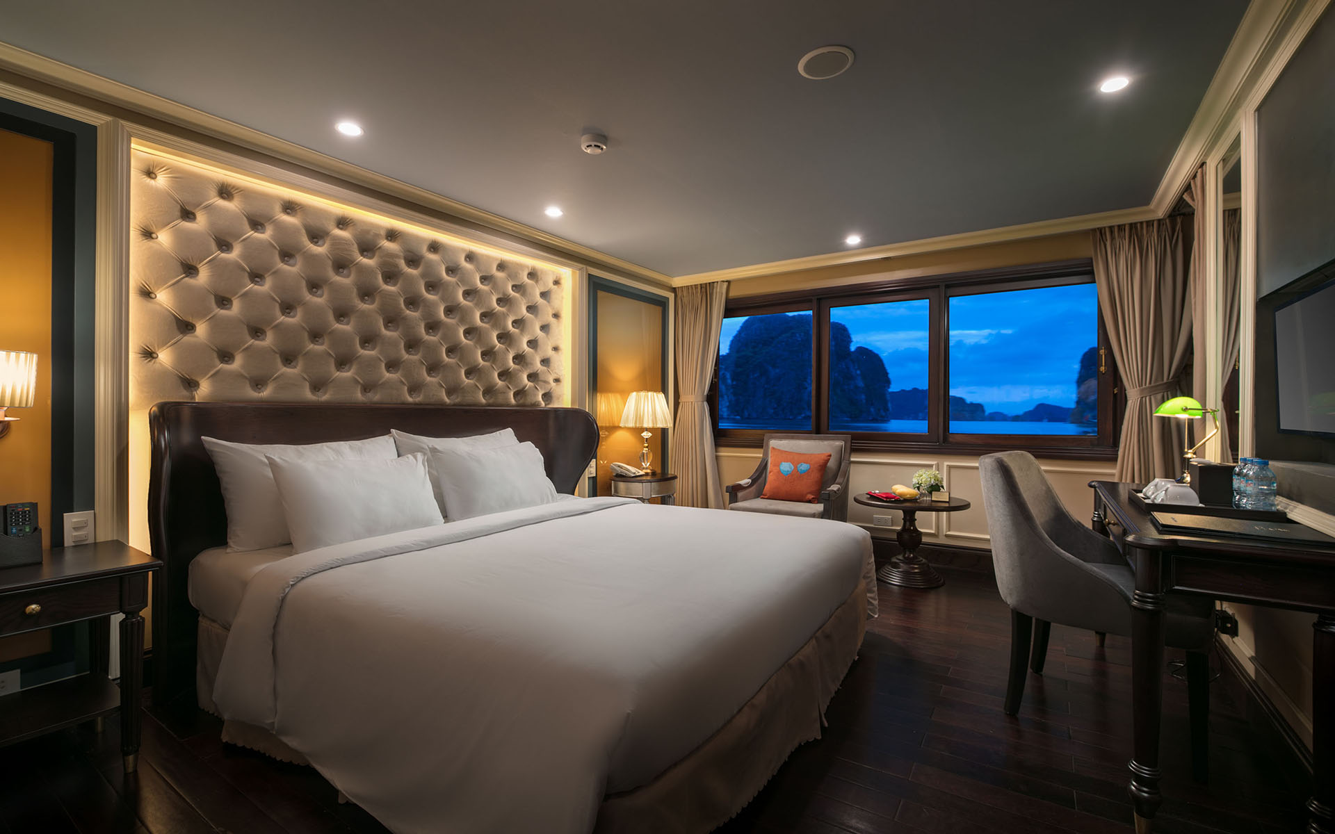 excutive suite double 1 36305293085 o 4997a