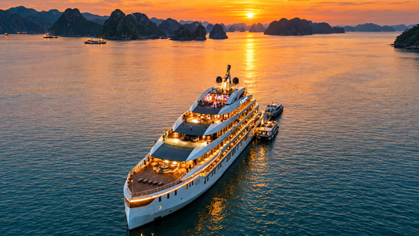 Grand Pioneers Cruise: Luxury Halong Bay & Bai Tu Long Bay Journeys